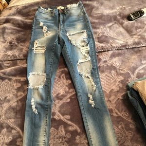 High waisted ripped jeans